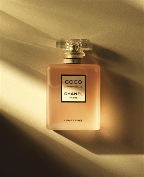 chanel perfume wallpaper